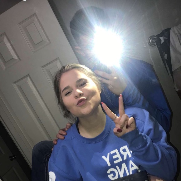 Meet your Posher, Cayla - Picture 1 of 1